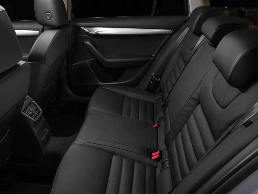  Skoda Octavia Wagon 2013 года  (фото 3 из 10)